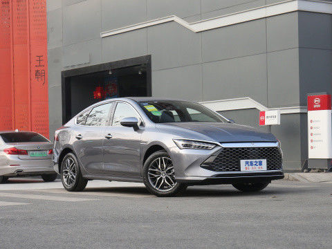 Quốc gia VI BYD QIN PLUS 2021 EV DM-I 55KM 1.5L 81kW 4 cửa 5 chỗ ngồi Sedan