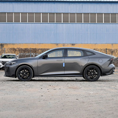 Changan UNI-V IDD Plug In Hybrid 5 chỗ ngồi Mileage 1100KM