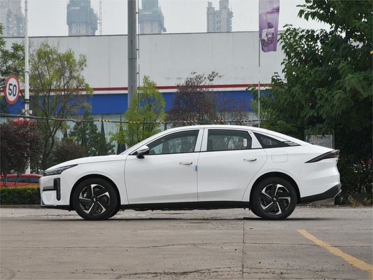 Geely Galaxy L6 Trung Quốc Electric Sedan Plug In Hybrid Sedan 1370KM L2 Hỗ trợ lái xe