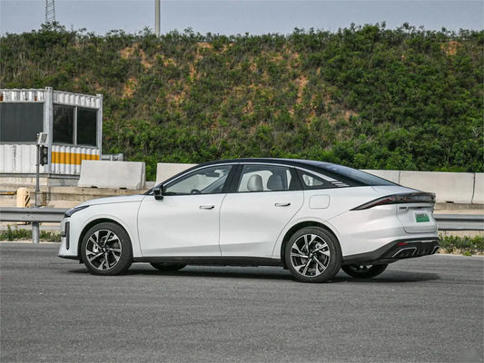 Geely Galaxy L6 Trung Quốc Electric Sedan Plug In Hybrid Sedan 1370KM L2 Hỗ trợ lái xe