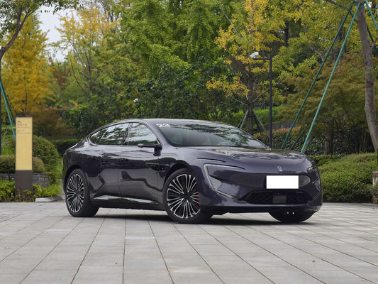 2025 AVATR 12 là một chiếc sedan điện cao cấp ở Trung Quốc. Nó có hai chế độ: Ev và Erev