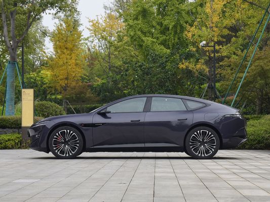 2025 AVATR 12 là một chiếc sedan điện cao cấp ở Trung Quốc. Nó có hai chế độ: Ev và Erev