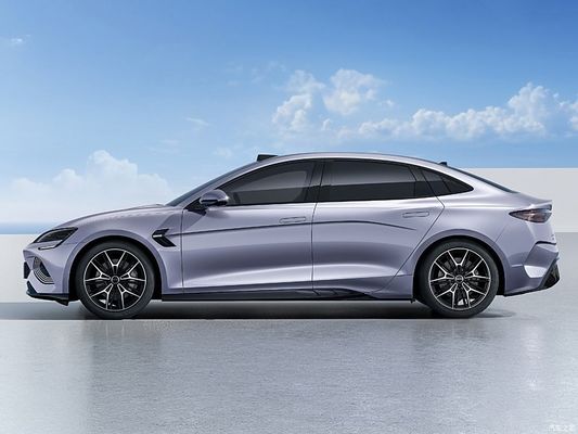 BYD 2025 Seal, một chiếc sedan điện hoàn toàn với phạm vi lên đến 650km, một hệ thống lái xe thông minh mới và giá trị tốt nhất cho tiền sedan điện cỡ trung bình.
