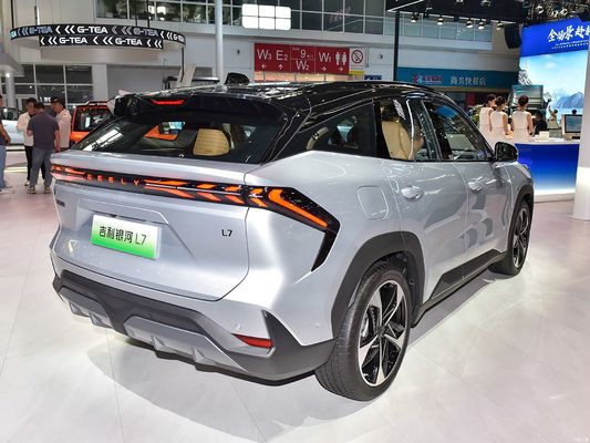 Geely Galaxy L7, được trang bị động cơ 1.5L và 1.5T, với phạm vi kết hợp 1.370km và phạm vi điện thuần túy là 115km. một chiếc SUV lai cắm hiệu quả về chi phí.