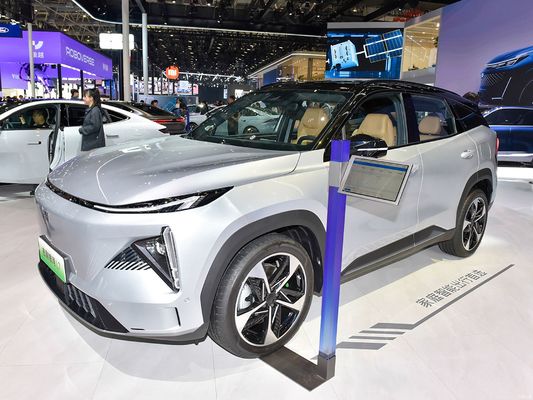 Geely Galaxy L7, được trang bị động cơ 1.5L và 1.5T, với phạm vi kết hợp 1.370km và phạm vi điện thuần túy là 115km. một chiếc SUV lai cắm hiệu quả về chi phí.