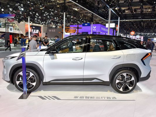 Geely Galaxy L7, được trang bị động cơ 1.5L và 1.5T, với phạm vi kết hợp 1.370km và phạm vi điện thuần túy là 115km. một chiếc SUV lai cắm hiệu quả về chi phí.
